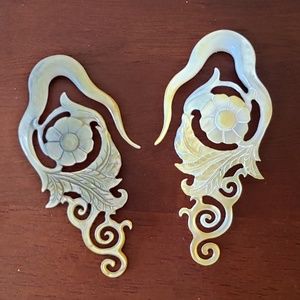 Mother-of-Pearl Hanging Earrings
